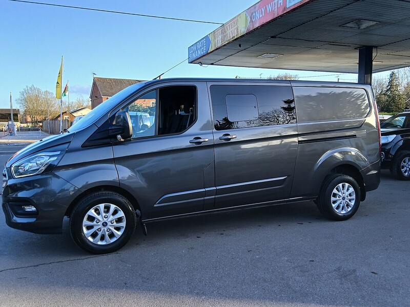 Ford 2.0 320 EcoBlue Limited Crew Van Double Cab 5dr Diesel Manual L2 H1 Euro 6 (s/s) (6 Seat) (130 ps)