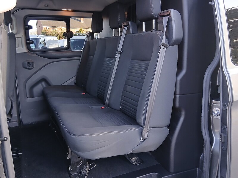 Ford 2.0 320 EcoBlue Limited Crew Van Double Cab 5dr Diesel Manual L2 H1 Euro 6 (s/s) (6 Seat) (130 ps)