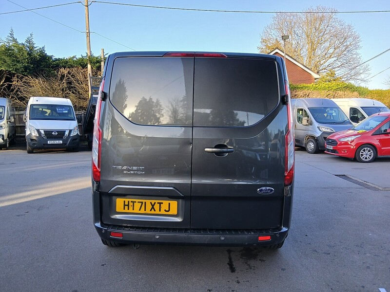 Ford 2.0 320 EcoBlue Limited Crew Van Double Cab 5dr Diesel Manual L2 H1 Euro 6 (s/s) (6 Seat) (130 ps)