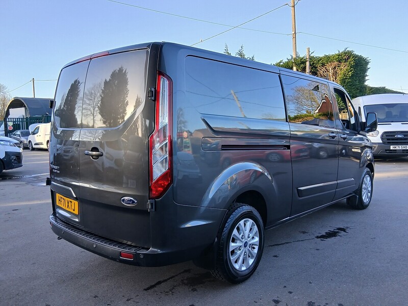 Ford 2.0 320 EcoBlue Limited Crew Van Double Cab 5dr Diesel Manual L2 H1 Euro 6 (s/s) (6 Seat) (130 ps)