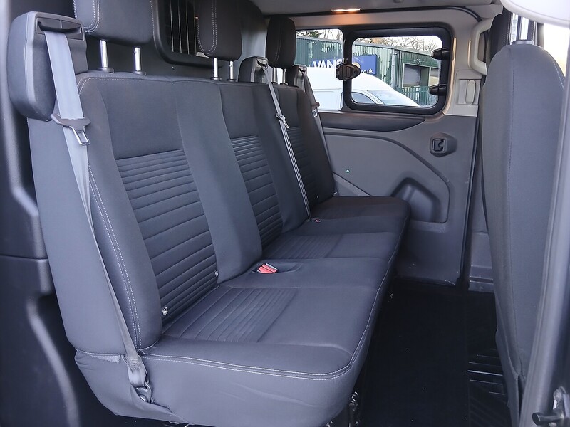 Ford 2.0 320 EcoBlue Limited Crew Van Double Cab 5dr Diesel Manual L2 H1 Euro 6 (s/s) (6 Seat) (130 ps)