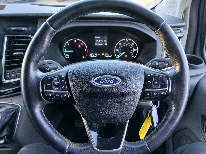 Ford 2.0 320 EcoBlue Limited Crew Van Double Cab 5dr Diesel Manual L2 H1 Euro 6 (s/s) (6 Seat) (130 ps)