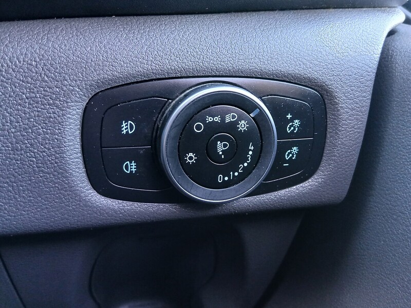 Ford 2.0 320 EcoBlue Limited Crew Van Double Cab 5dr Diesel Manual L2 H1 Euro 6 (s/s) (6 Seat) (130 ps)