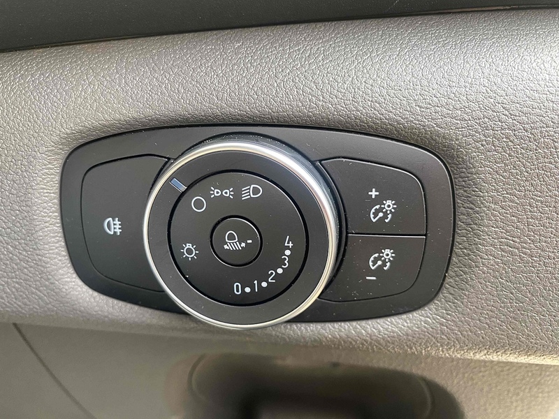 Ford 2.0 350 EcoBlue Leader Tipper Double Cab 4dr Diesel Manual FWD L3 Euro 6 (s/s) (3-Way, 1-Stop) (130 ps)