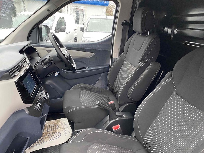 MAXUS 50.23kWh Panel Van 5dr Electric Auto FWD L1 (122 ps)