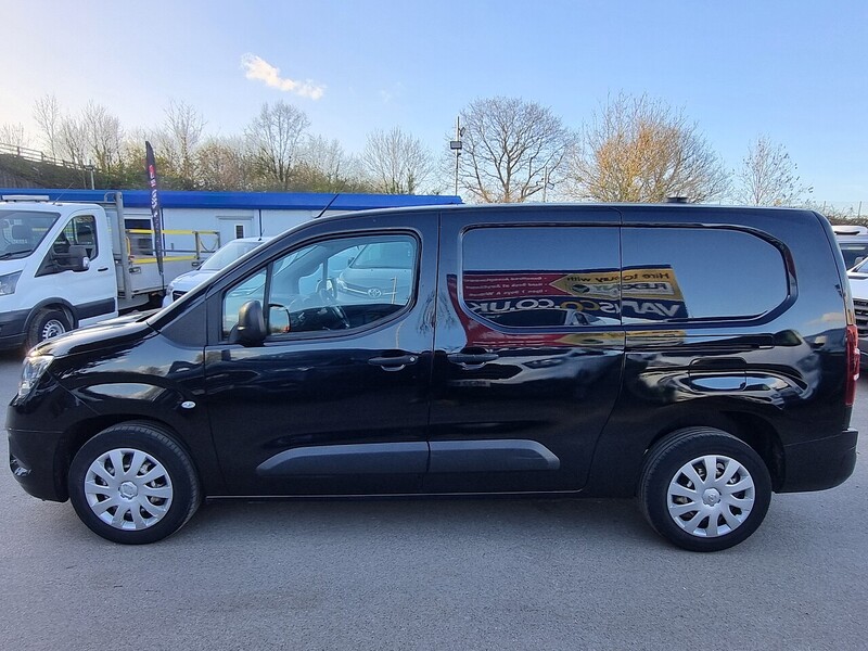 Vauxhall 1.5 Turbo D 2300 Sportive Panel Van 4dr Diesel Manual L2 H1 Euro 6 (s/s) (100 ps)