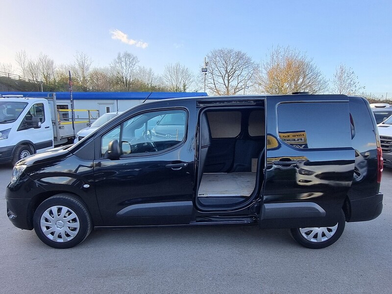 Vauxhall 1.5 Turbo D 2300 Sportive Panel Van 4dr Diesel Manual L2 H1 Euro 6 (s/s) (100 ps)
