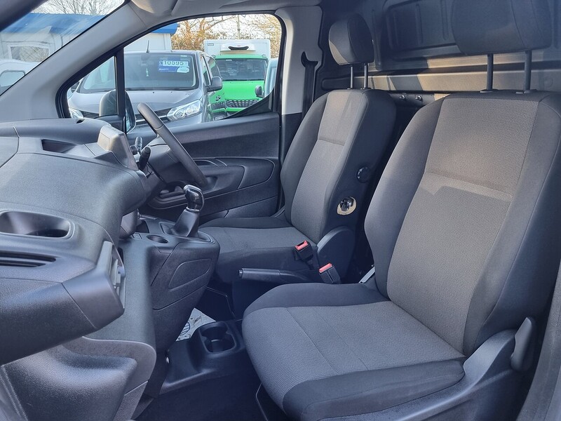 Vauxhall 1.5 Turbo D 2300 Sportive Panel Van 4dr Diesel Manual L2 H1 Euro 6 (s/s) (100 ps)