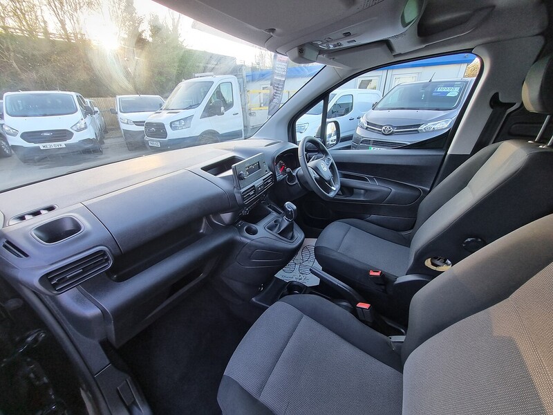 Vauxhall 1.5 Turbo D 2300 Sportive Panel Van 4dr Diesel Manual L2 H1 Euro 6 (s/s) (100 ps)