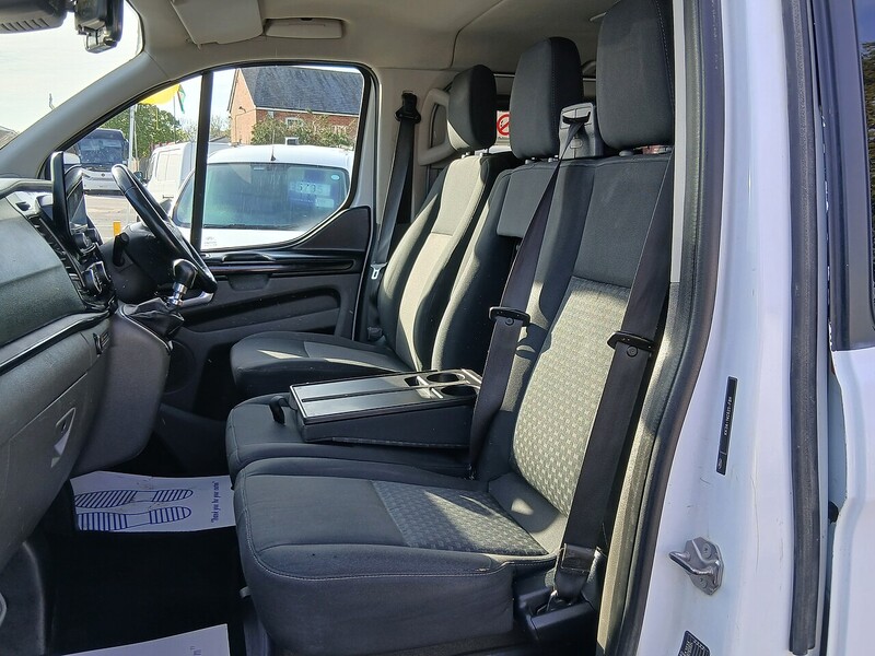Ford 2.0 320 EcoBlue Zetec Minibus Double Cab 5dr Diesel Manual L2 Euro 6 (s/s) (130 ps)