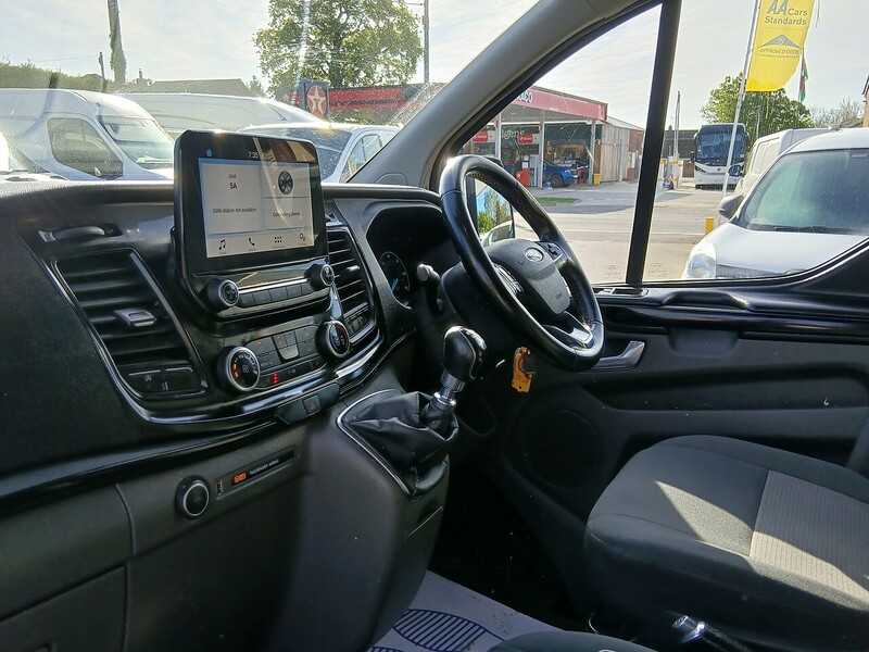 Ford 2.0 320 EcoBlue Zetec Minibus Double Cab 5dr Diesel Manual L2 Euro 6 (s/s) (130 ps)