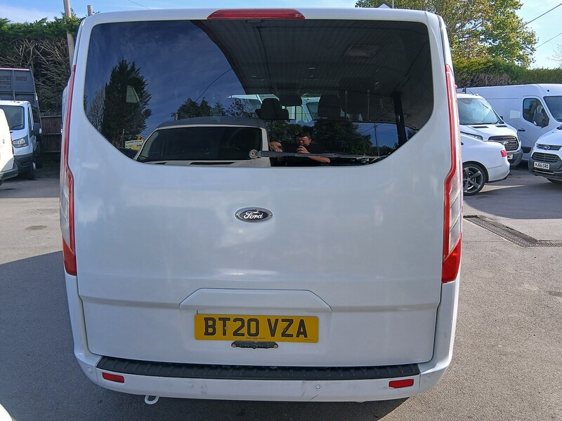Ford 2.0 320 EcoBlue Zetec Minibus Double Cab 5dr Diesel Manual L2 Euro 6 (s/s) (130 ps)