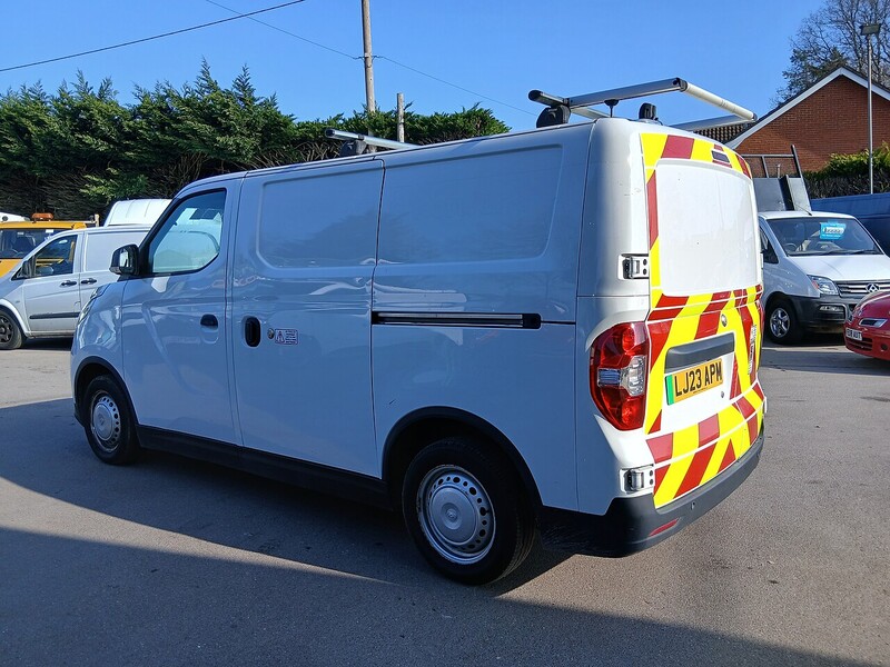MAXUS 50.23kWh Panel Van 5dr Electric Auto FWD L1 (122 ps)