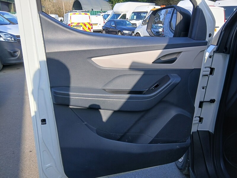 MAXUS 50.23kWh Panel Van 5dr Electric Auto FWD L1 (122 ps)