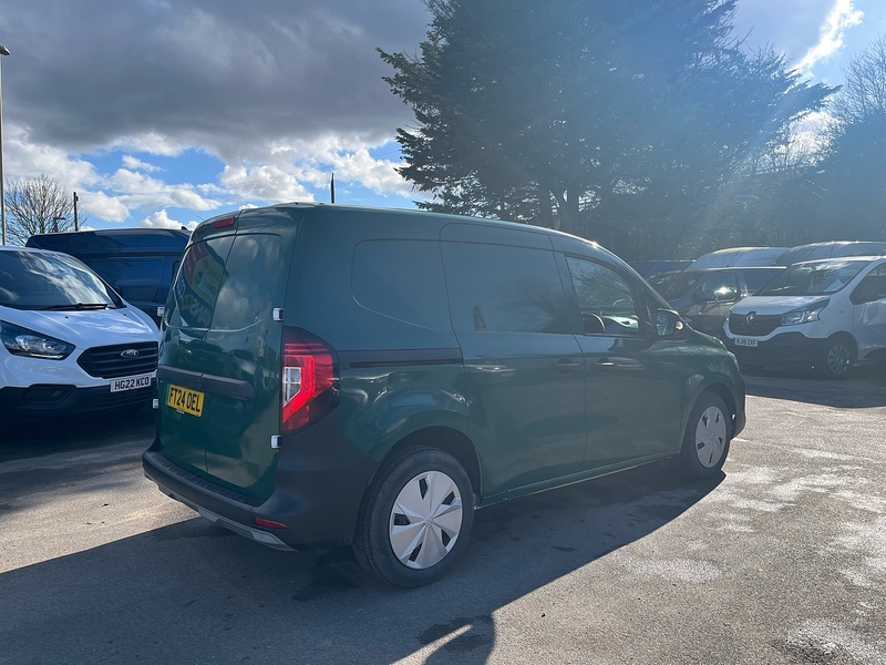 Nissan 45kWh Acenta Panel Van 6dr Electric Auto L1 (122 ps)