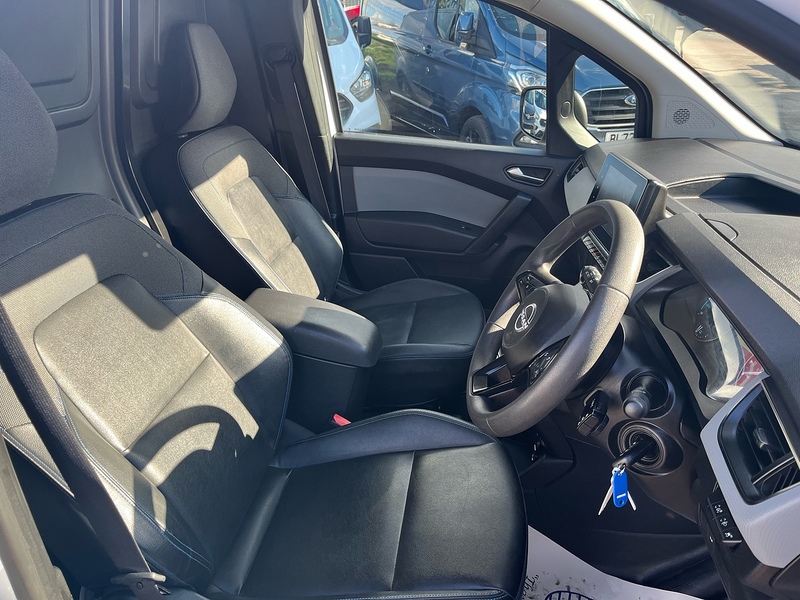 Nissan 45kWh Acenta Panel Van 6dr Electric Auto L1 (122 ps)