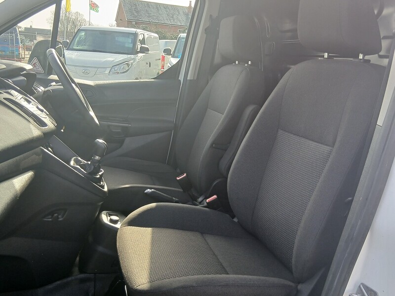 Ford 1.5 TDCi 220 Panel Van 5dr Diesel Manual L1 H1 (120 g/km, 74 bhp)