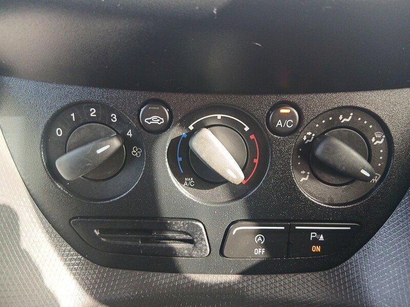 Ford 1.5 TDCi 220 Panel Van 5dr Diesel Manual L1 H1 (120 g/km, 74 bhp)