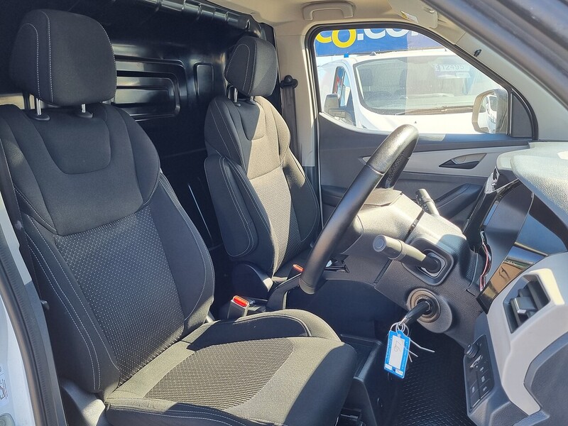 MAXUS 50.23kWh Panel Van 5dr Electric Auto FWD L1 (122 ps)