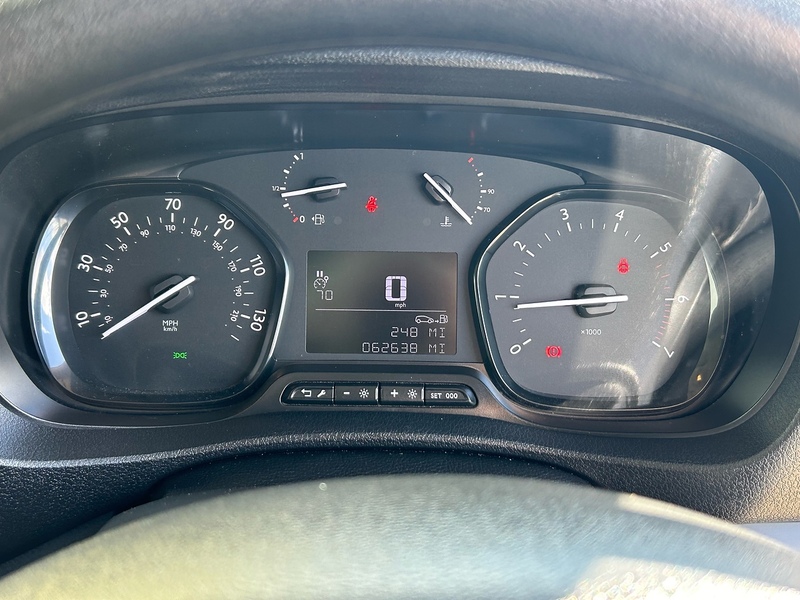 Vauxhall MPV 0.0 Diesel