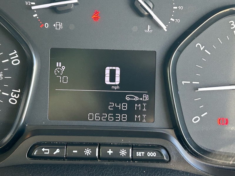 Vauxhall MPV 0.0 Diesel