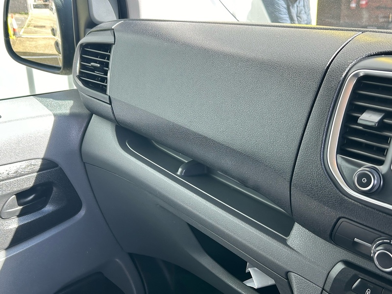 Vauxhall MPV 0.0 Diesel