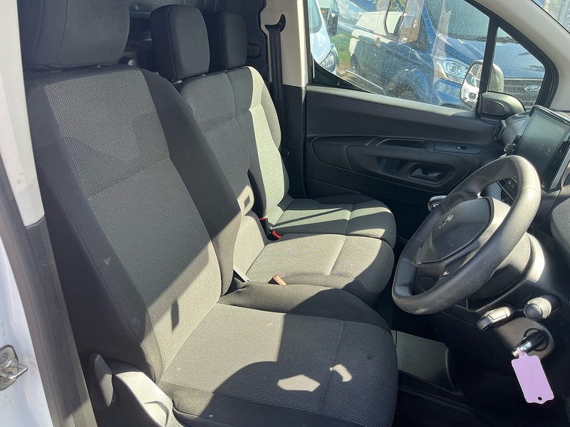 Peugeot 1.5 BlueHDi 1000 Professional Premium + Standard Panel Van 5dr Diesel Manual SWB Euro 6 (s/s) (100 bhp)