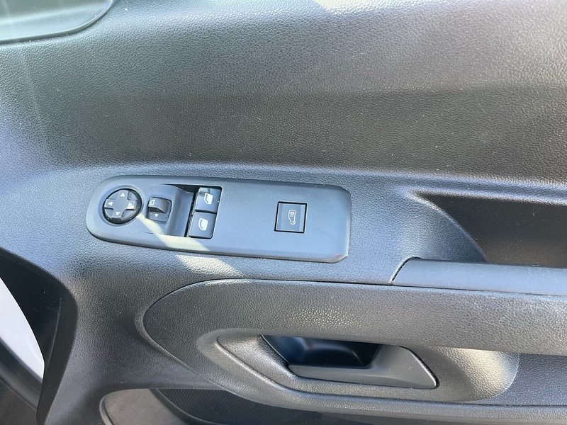 Peugeot 1.5 BlueHDi 1000 Professional Premium + Standard Panel Van 5dr Diesel Manual SWB Euro 6 (s/s) (100 bhp)