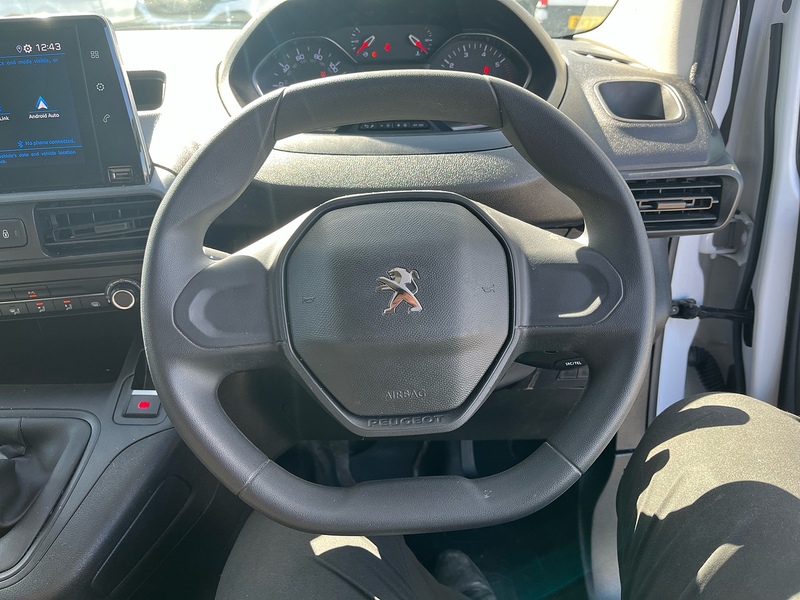 Peugeot 1.5 BlueHDi 1000 Professional Premium + Standard Panel Van 5dr Diesel Manual SWB Euro 6 (s/s) (100 bhp)