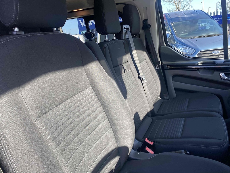 Ford 2.0 320 EcoBlue Limited Crew Van Double Cab 5dr Diesel Manual L1 H1 Euro 6 (s/s) (130 ps)