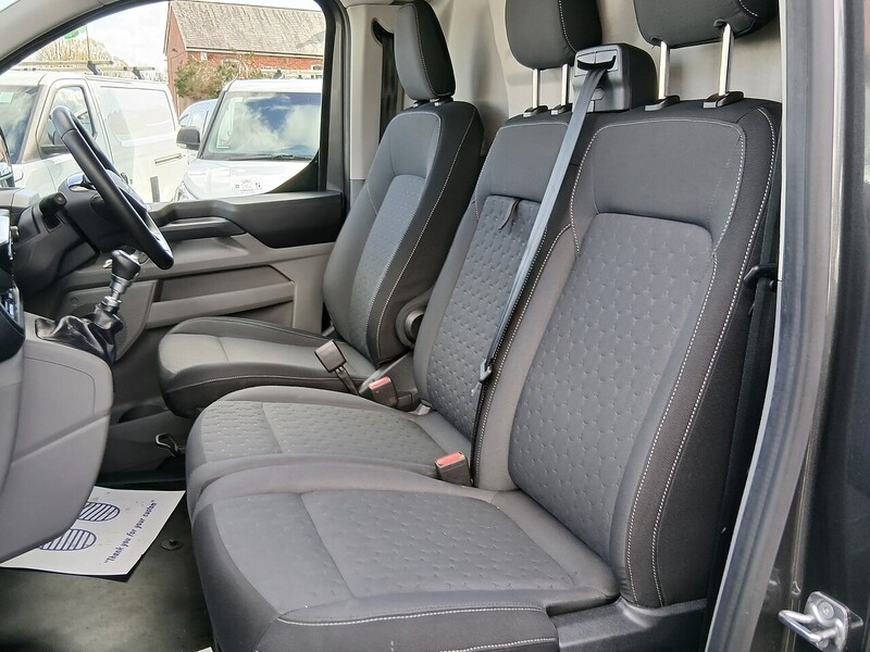 Ford 2.0 300 EcoBlue Limited Panel Van 5dr Diesel Manual L2 H1 Euro 6 (s/s) (136 ps)