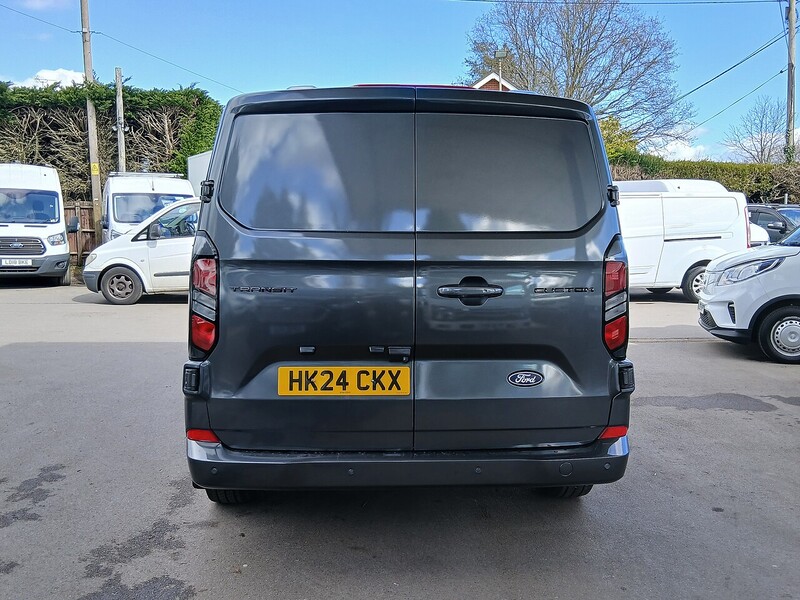 Ford 2.0 300 EcoBlue Limited Panel Van 5dr Diesel Manual L2 H1 Euro 6 (s/s) (136 ps)