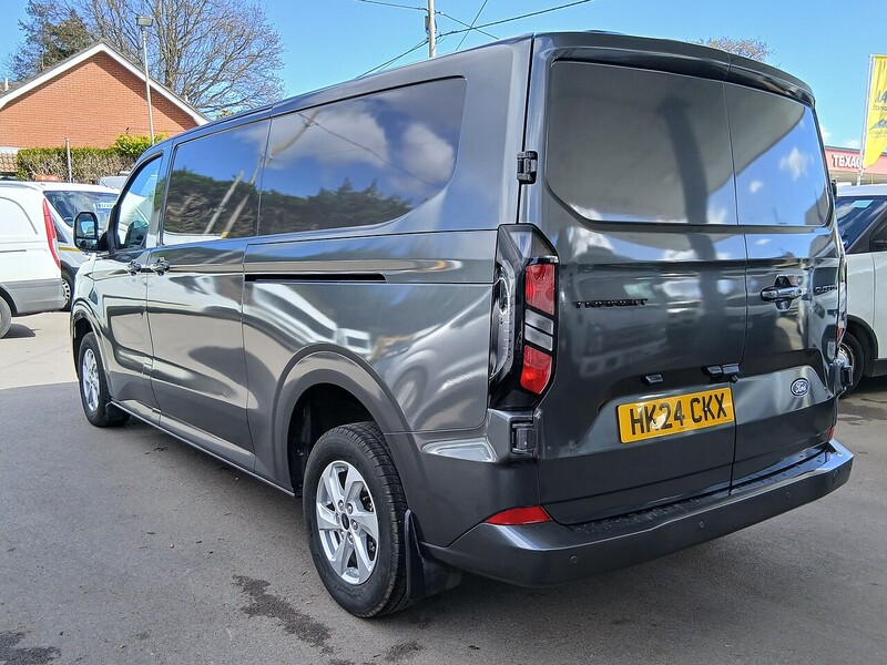 Ford 2.0 300 EcoBlue Limited Panel Van 5dr Diesel Manual L2 H1 Euro 6 (s/s) (136 ps)