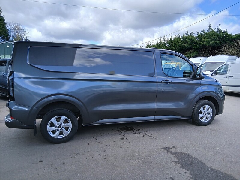 Ford 2.0 300 EcoBlue Limited Panel Van 5dr Diesel Manual L2 H1 Euro 6 (s/s) (136 ps)