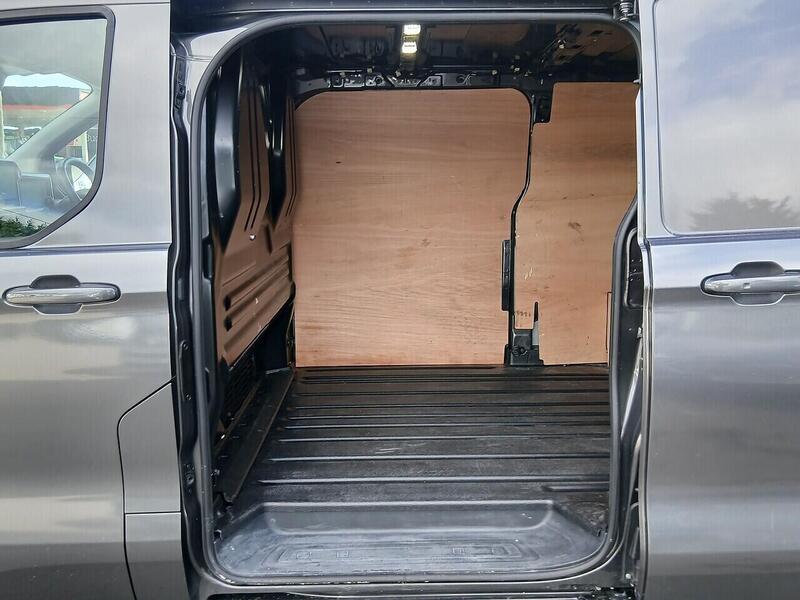 Ford 2.0 300 EcoBlue Limited Panel Van 5dr Diesel Manual L2 H1 Euro 6 (s/s) (136 ps)