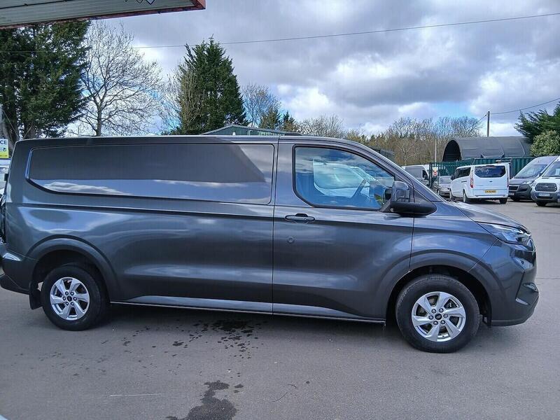 Ford 2.0 300 EcoBlue Limited Panel Van 5dr Diesel Manual L2 H1 Euro 6 (s/s) (136 ps)