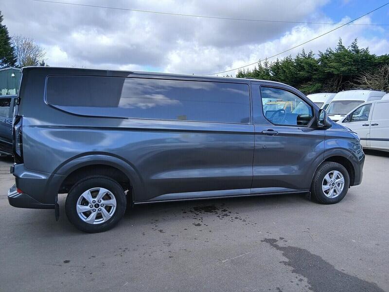 Ford 2.0 300 EcoBlue Limited Panel Van 5dr Diesel Manual L2 H1 Euro 6 (s/s) (136 ps)