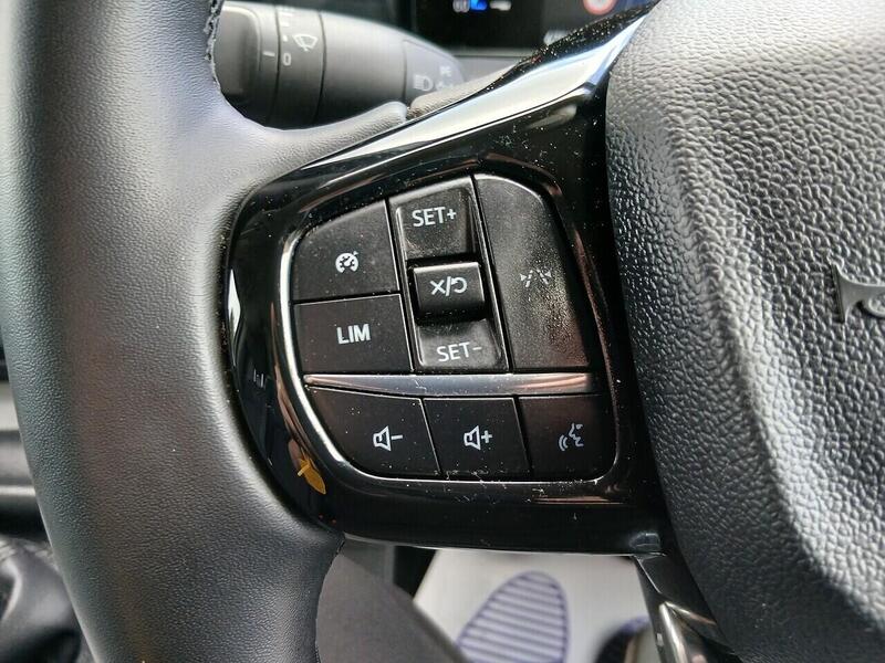 Ford 2.0 300 EcoBlue Limited Panel Van 5dr Diesel Manual L2 H1 Euro 6 (s/s) (136 ps)