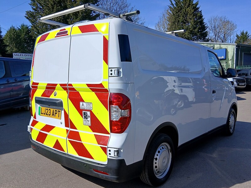 MAXUS 50.23kWh Panel Van 5dr Electric Auto FWD L1 (122 ps)