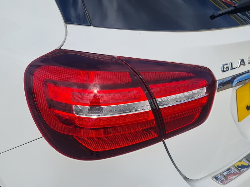 Mercedes-Benz 2.0 GLA250 Sport (Premium Plus) SUV 5dr Petrol 7G-DCT 4MATIC Euro 6 (s/s) (211 ps)