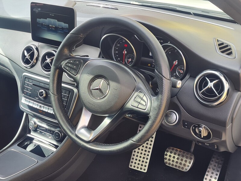 Mercedes-Benz 2.0 GLA250 Sport (Premium Plus) SUV 5dr Petrol 7G-DCT 4MATIC Euro 6 (s/s) (211 ps)