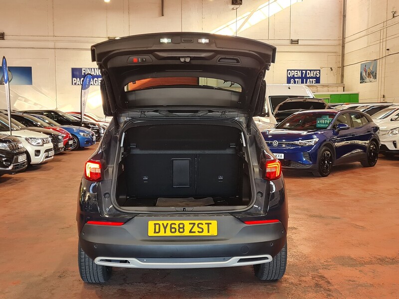 Vauxhall 1.2 Turbo Sport Nav SUV 5dr Petrol Manual Euro 6 (s/s) (130 ps)