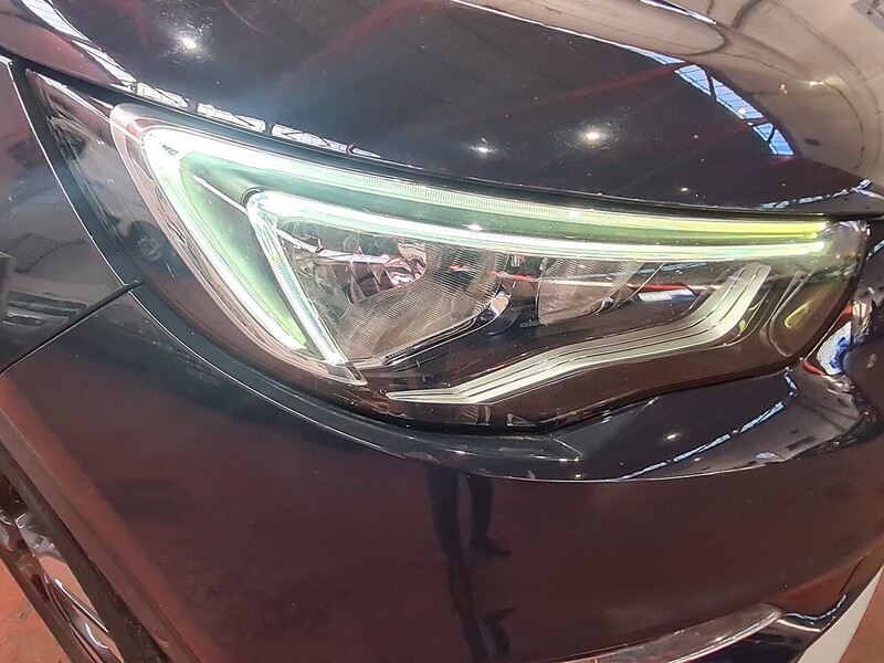 Vauxhall 1.2 Turbo Sport Nav SUV 5dr Petrol Manual Euro 6 (s/s) (130 ps)