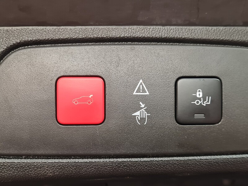 Vauxhall 1.2 Turbo Sport Nav SUV 5dr Petrol Manual Euro 6 (s/s) (130 ps)