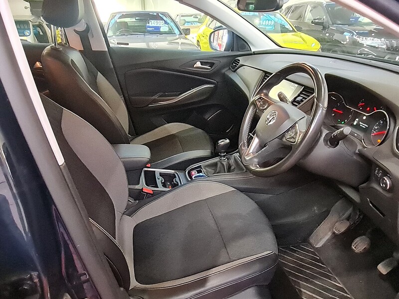 Vauxhall 1.2 Turbo Sport Nav SUV 5dr Petrol Manual Euro 6 (s/s) (130 ps)