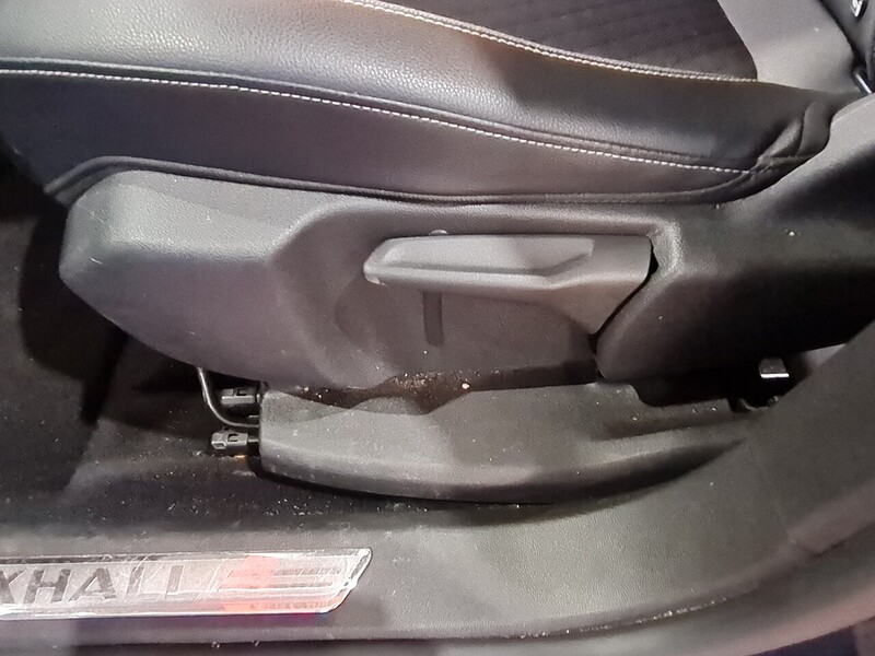 Vauxhall 1.2 Turbo Sport Nav SUV 5dr Petrol Manual Euro 6 (s/s) (130 ps)