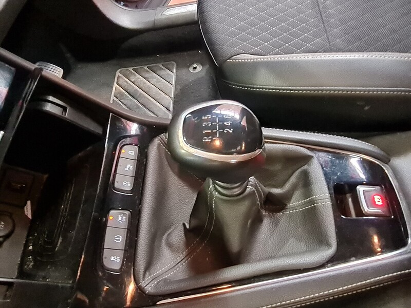 Vauxhall 1.2 Turbo Sport Nav SUV 5dr Petrol Manual Euro 6 (s/s) (130 ps)