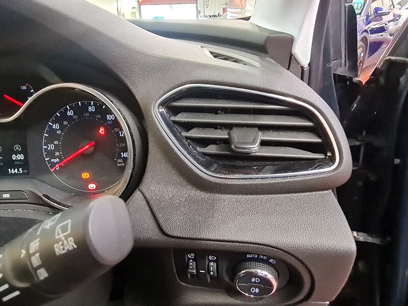 Vauxhall 1.2 Turbo Sport Nav SUV 5dr Petrol Manual Euro 6 (s/s) (130 ps)