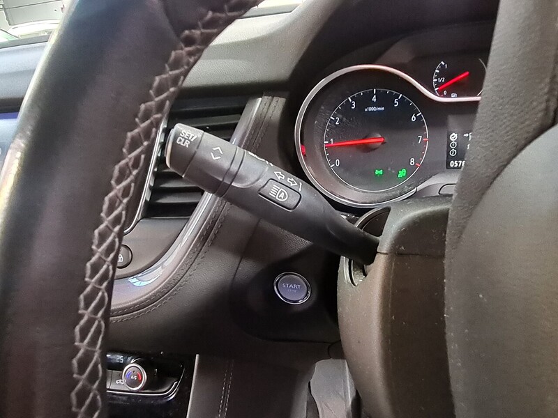 Vauxhall 1.2 Turbo Sport Nav SUV 5dr Petrol Manual Euro 6 (s/s) (130 ps)