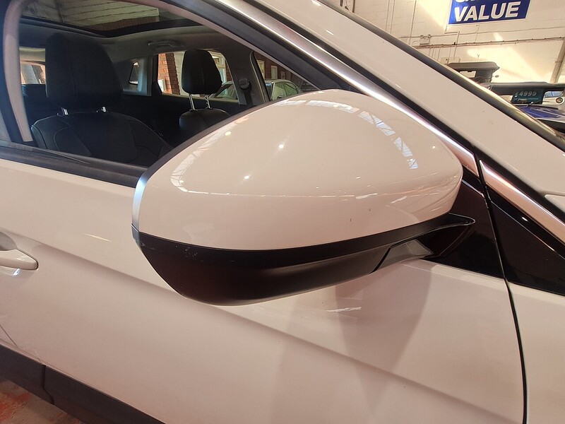 Vauxhall 1.2 Turbo Elite Nav SUV 5dr Petrol Auto 8Spd Euro 6 (s/s) (130 ps)